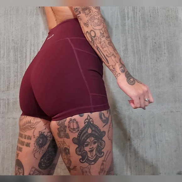 Baleaf size sports shorts - Picture 3 of 6